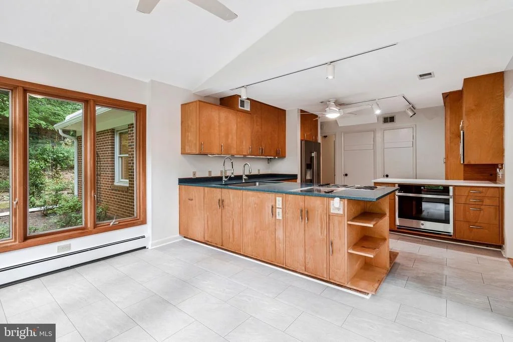 Photo of 2213 APPLE TREE LANE