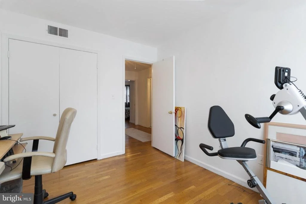 Photo of 2609 VILLAGE LANE