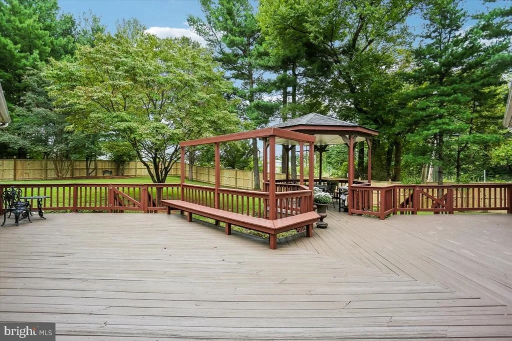 Photo of 899 LINGANORE DRIVE