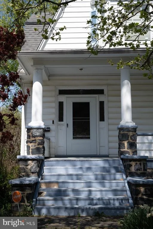 Photo of 2900 MONTEBELLO TERRACE