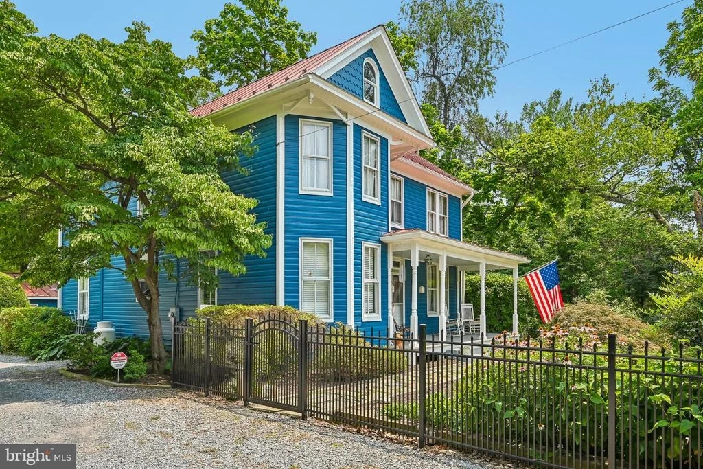 Photo of 20925 CLARKSBURG ROAD