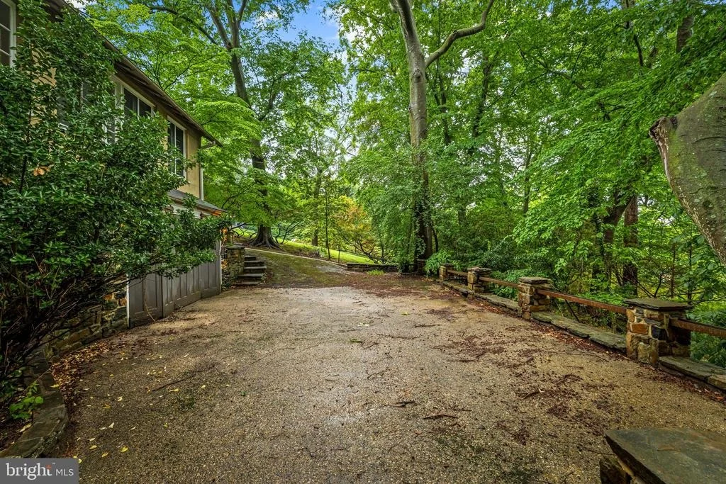 Photo of 222 LONGWOOD ROAD