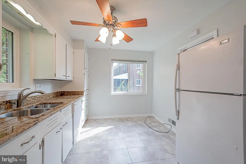Photo of 2501 VALLEY WAY