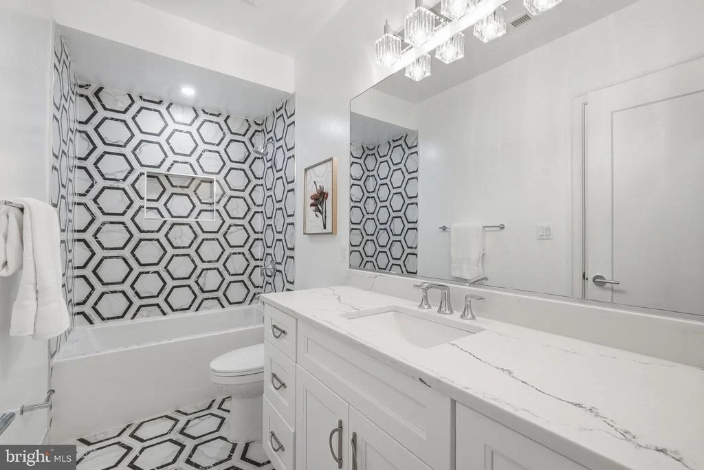 Photo of 5047 MACARTHUR BOULEVARD NW