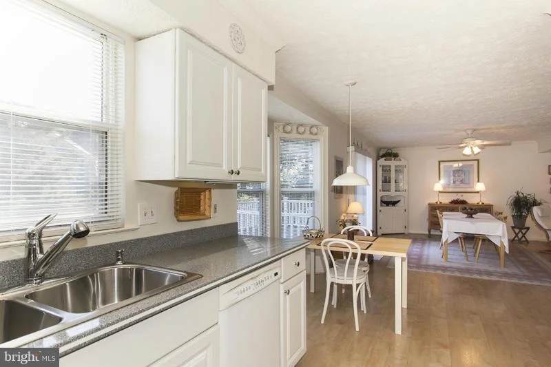Photo of 10941 HILLTOP LANE