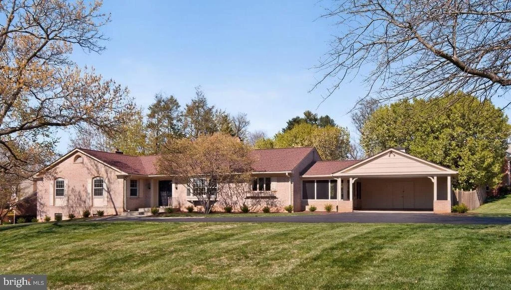 Photo of 217 KIMBLEWICK DRIVE