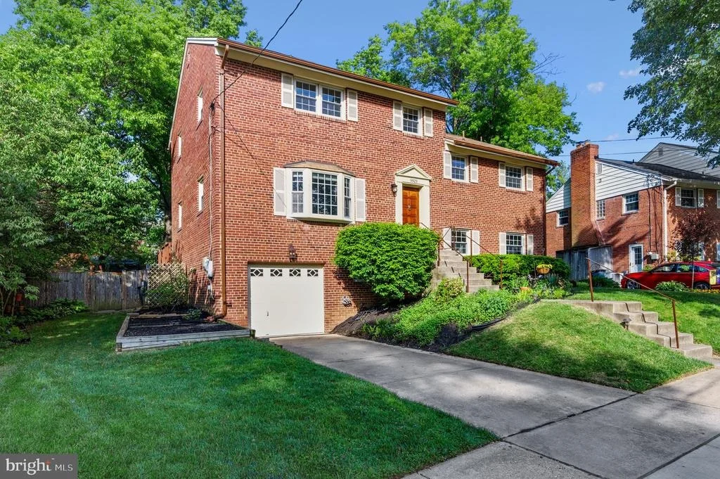 Photo of 9923 JULLIARD DRIVE
