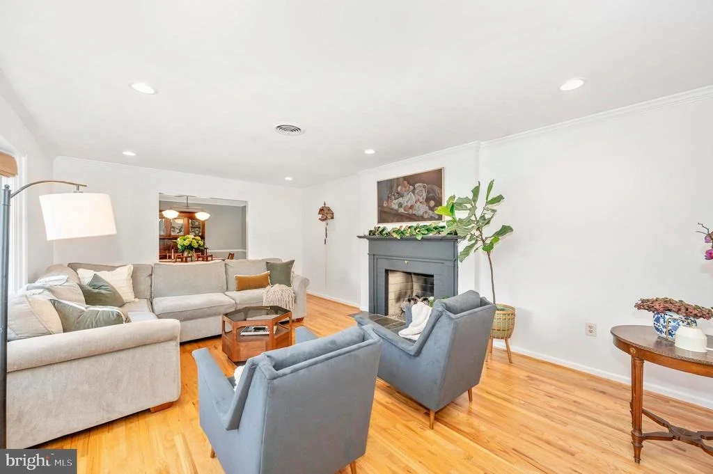 Photo of 201 CRESTVIEW COURT