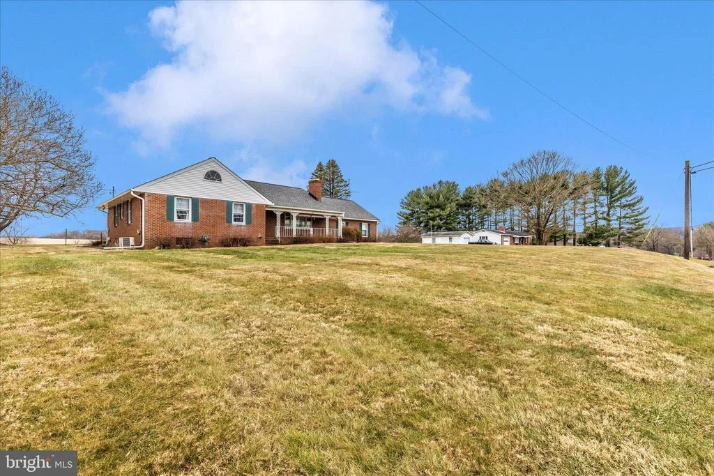 Photo of 3027 THURSTON ROAD