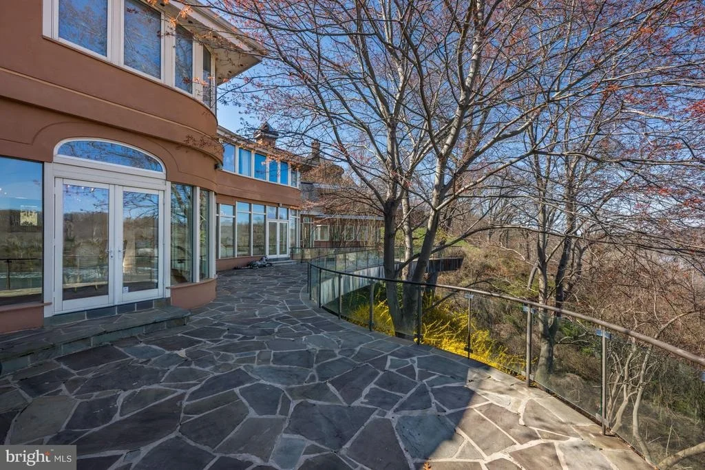 Photo of 1159 CREST LANE