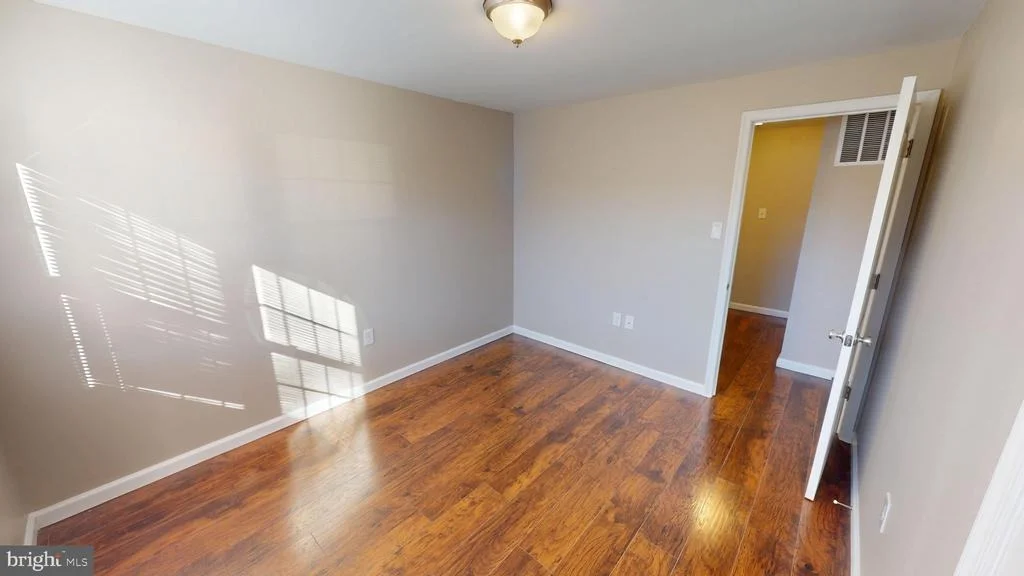 Photo of 5014 NICHOLAS ROAD