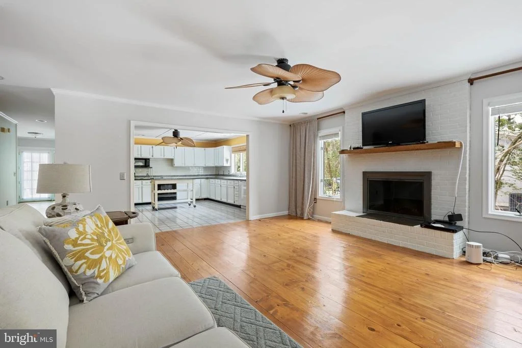 Photo of 23735 WOODS DRIVE