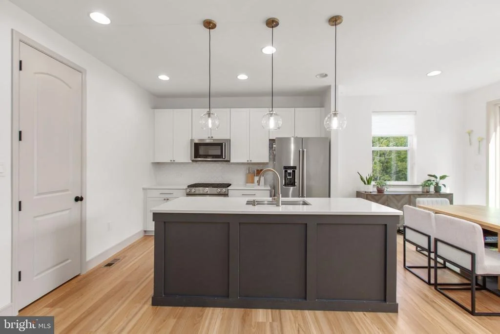 Photo of 725 ELECTRIC AVENUE