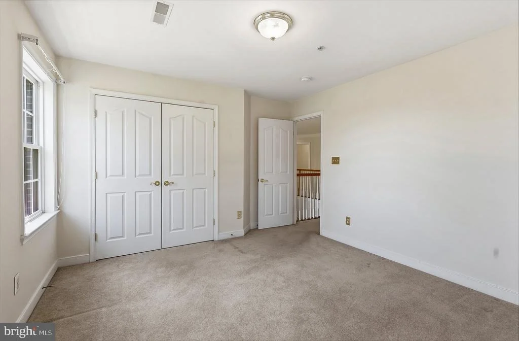 Photo of 915 ZENITH DRIVE