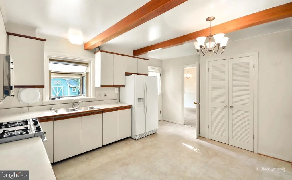 Photo of 202 MEADOWDALE LANE