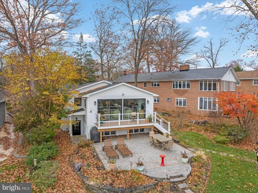 Photo of 394 NORTH DRIVE