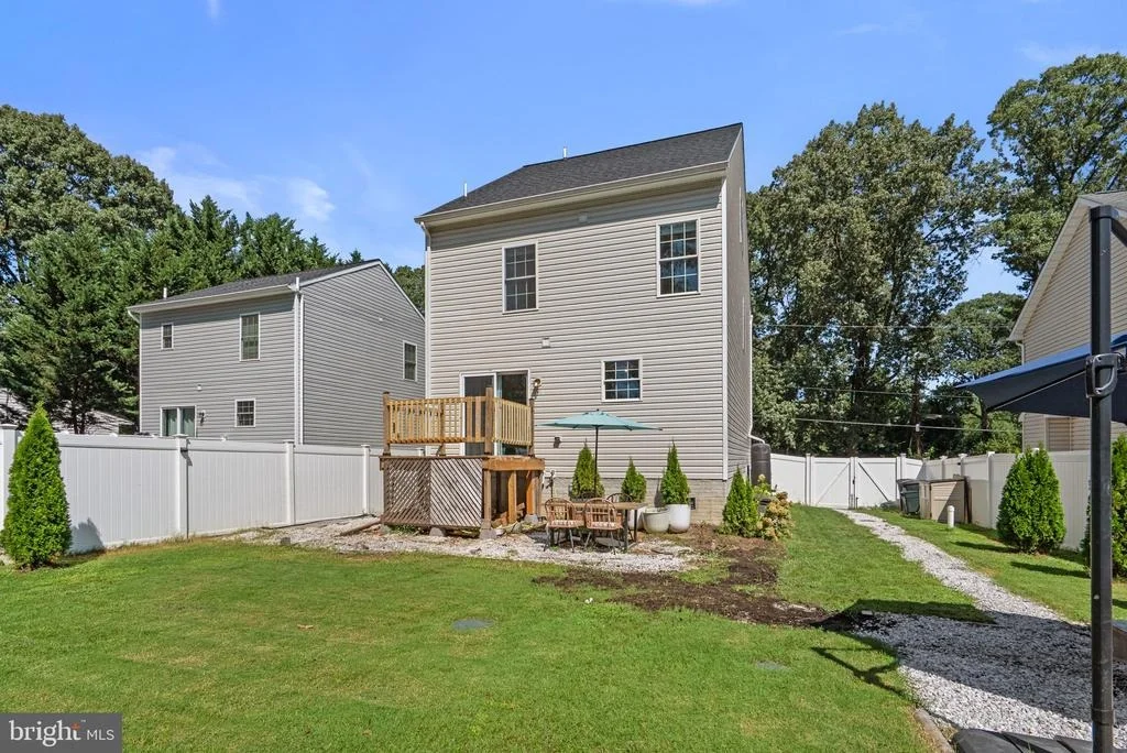 Photo of 556 SUNSET KNOLL ROAD
