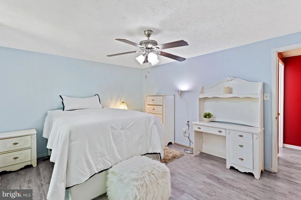 Photo of 15084 HOLLEYSIDE DRIVE