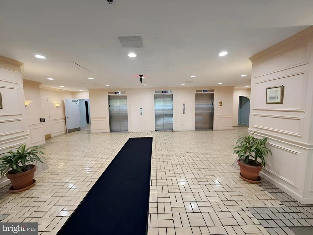 Photo of Unit 3902 at 15115 INTERLACHEN DRIVE