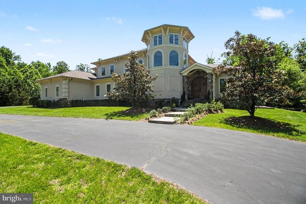 Photo of 5985 SAINT CATHERINES LANE