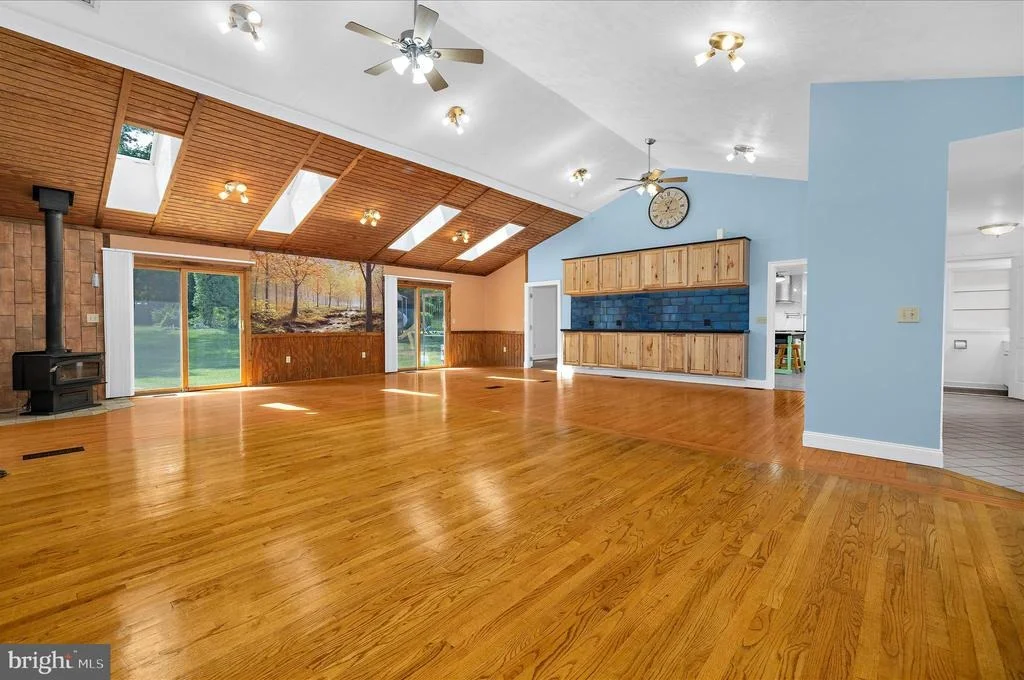 Photo of 8517 NEW CUT ROAD