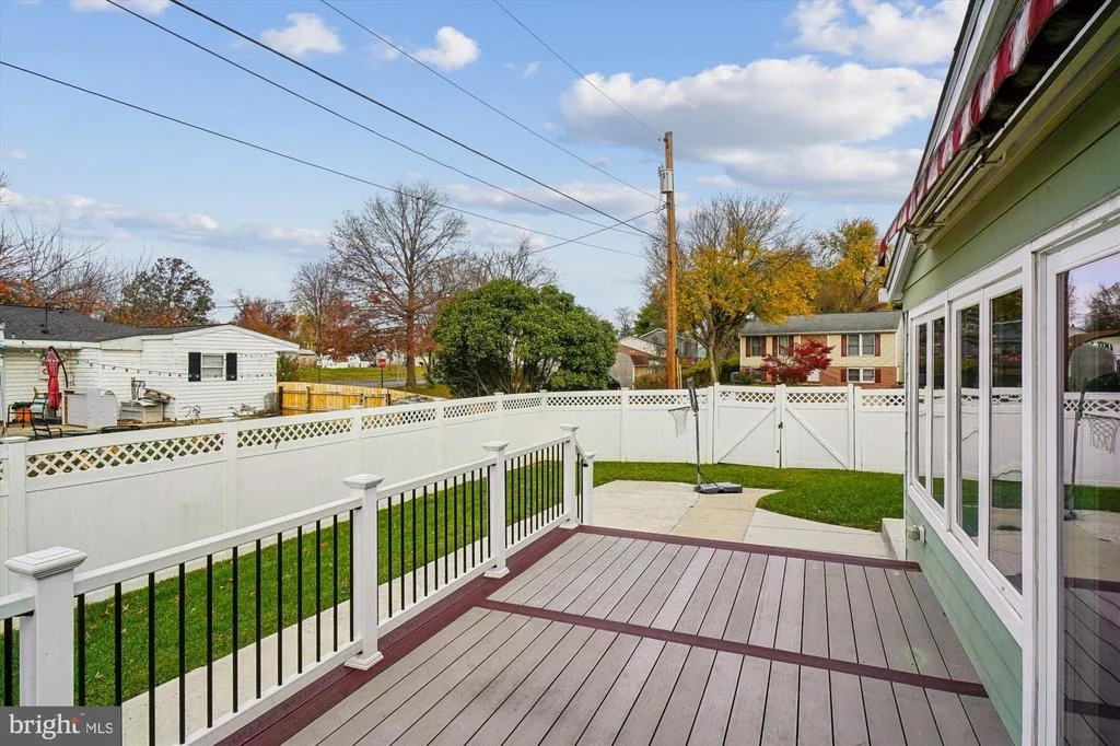 Photo of 417 WHITE OAK PLACE