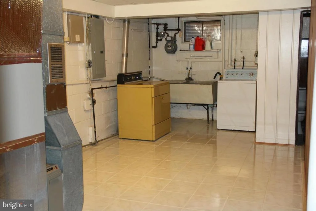 Photo of 6514 FAIRLAWN DRIVE