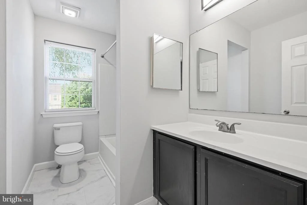 Photo of 214 NORTHDOWN DRIVE