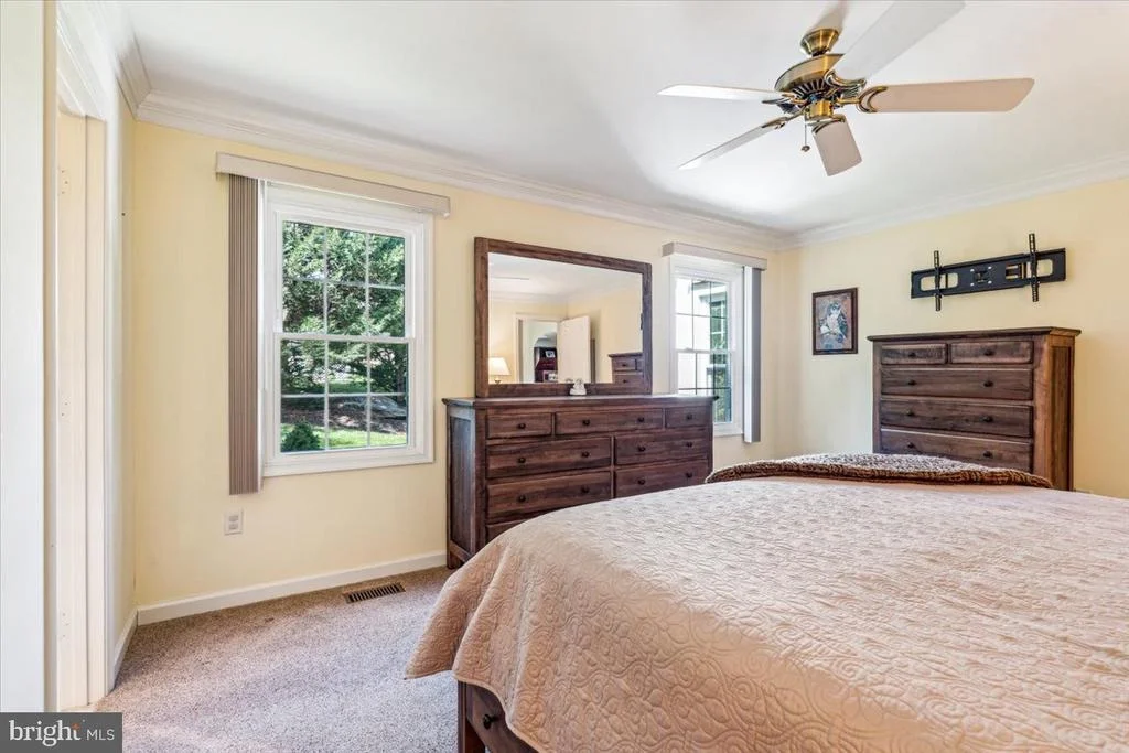 Photo of 2375 BEAR DEN ROAD