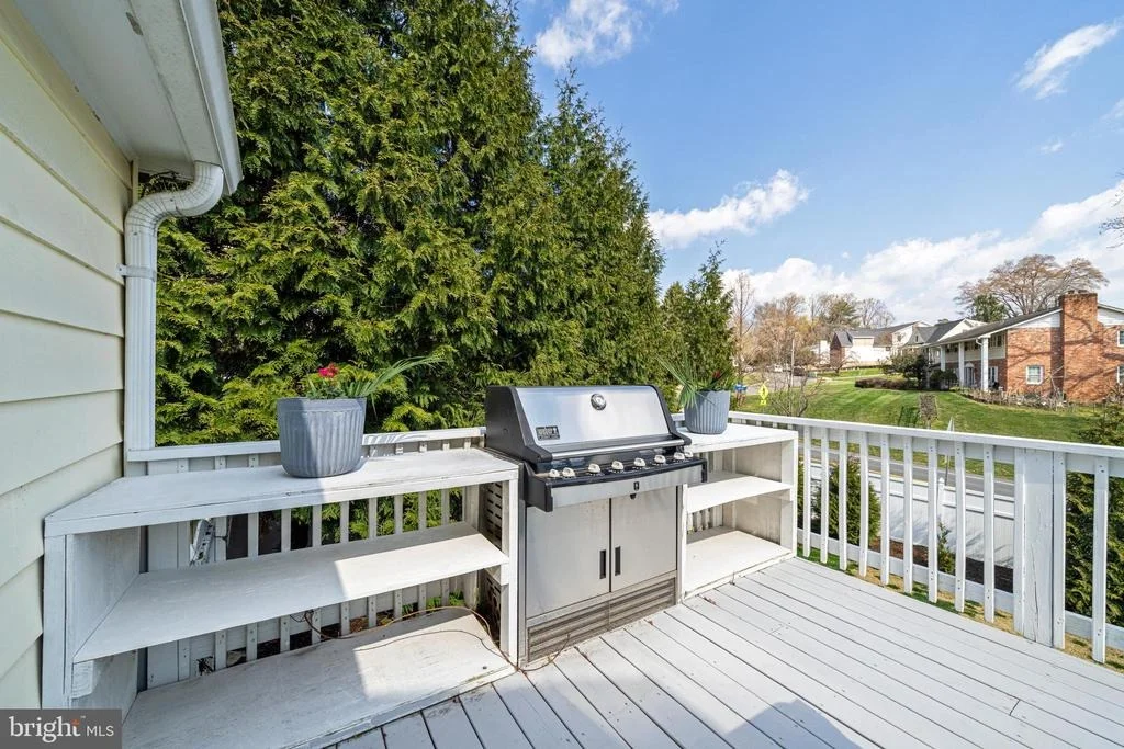 Photo of 6202 NETHERCOMBE COURT