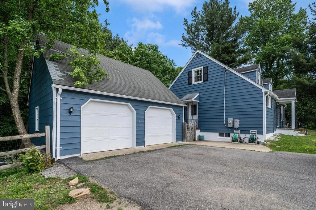 Photo of 5521 WATERLOO ROAD