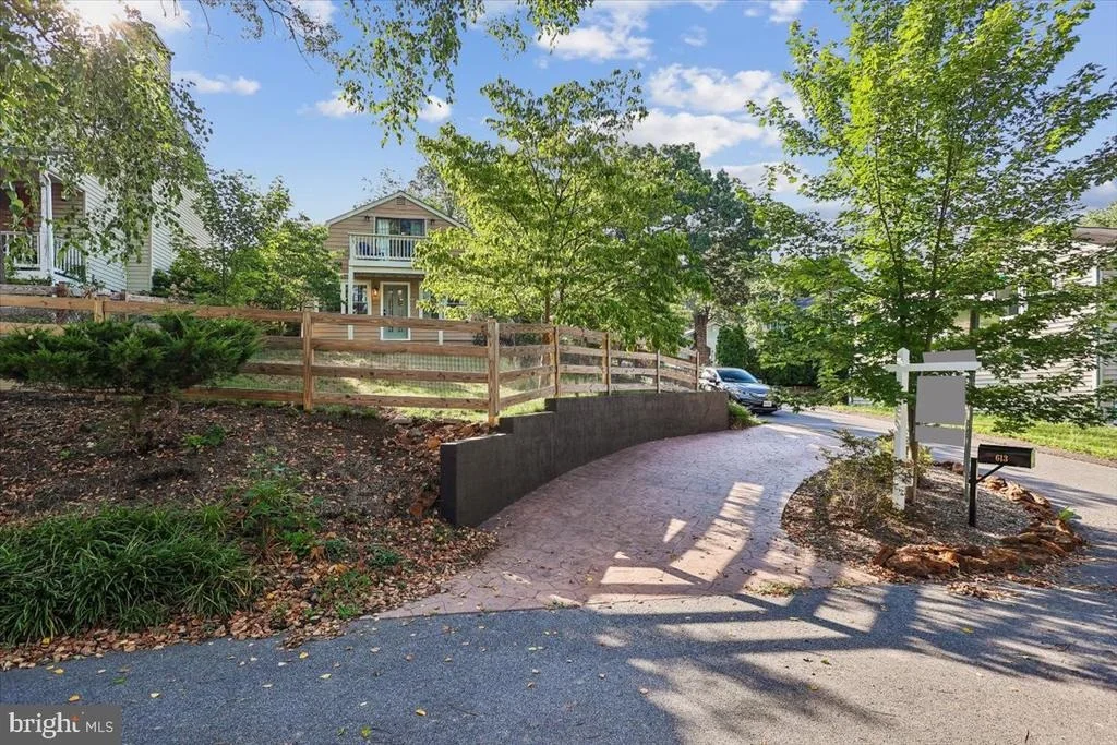 Photo of 613 WEST DRIVE