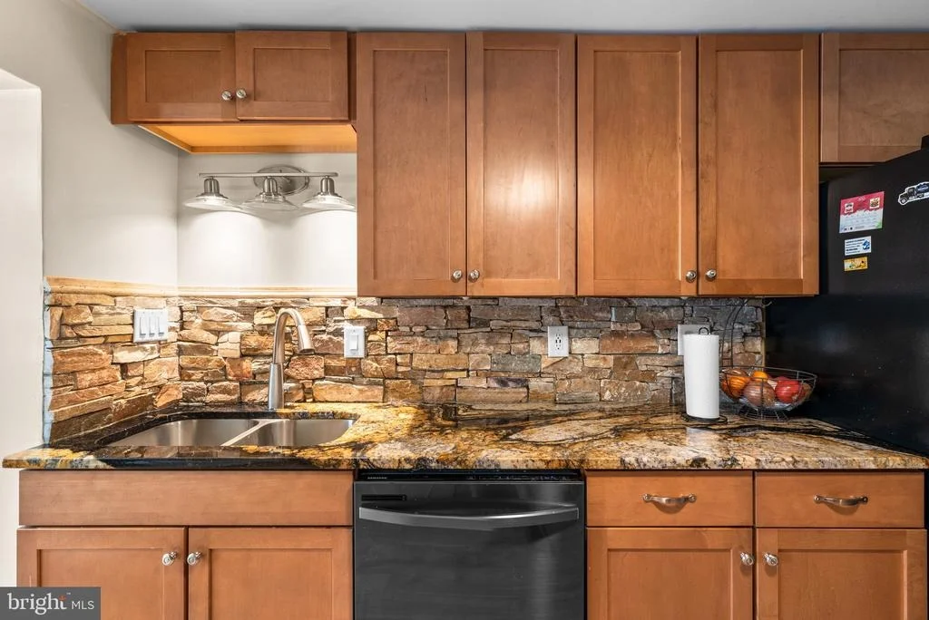 Photo of 7407 RIDGE ROAD