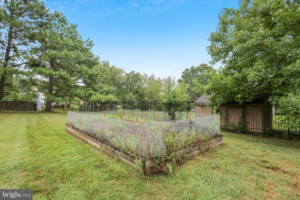 Photo of 15209 DONNA DRIVE