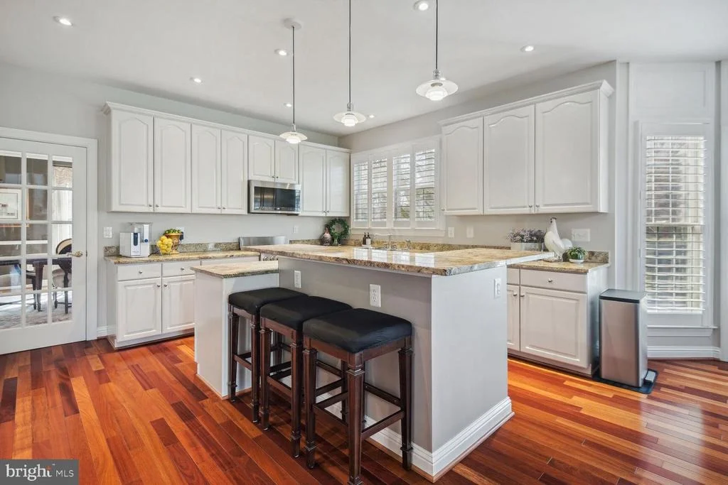 Photo of 10 MAPLECREST COURT