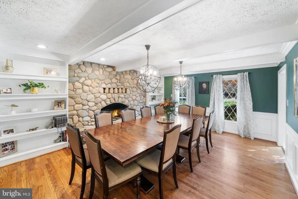 Photo of 15304 WATERGATE ROAD