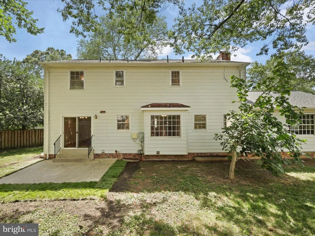 Photo of 8223 TREEBROOKE LANE