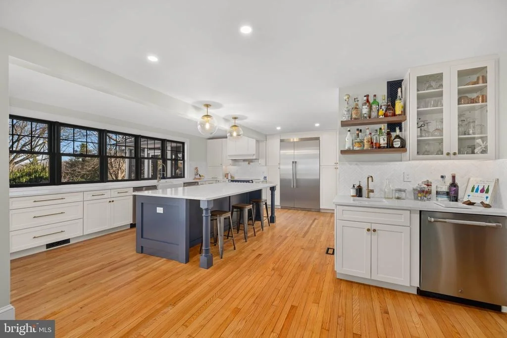 Photo of 1138 MAYO ROAD