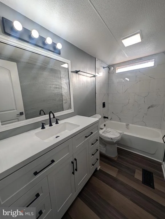 Photo of 230 POCLAIN