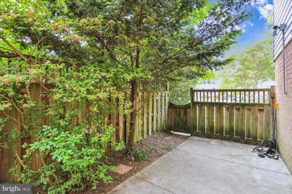 Photo of 222 HILLSBORO DRIVE