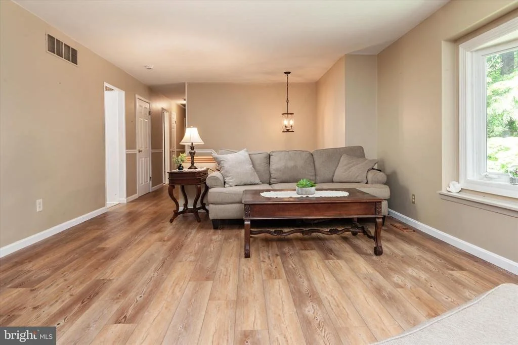 Photo of 2194 HALLMARK COURT