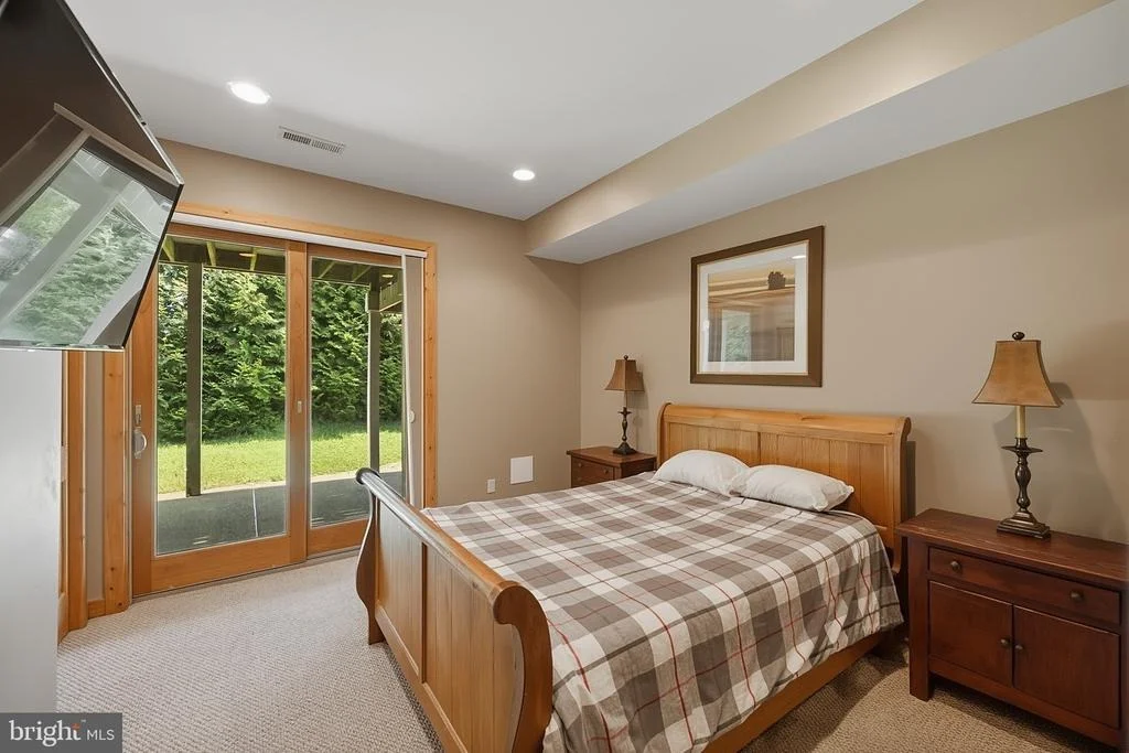 Photo of 250 LAKE POINTE DRIVE