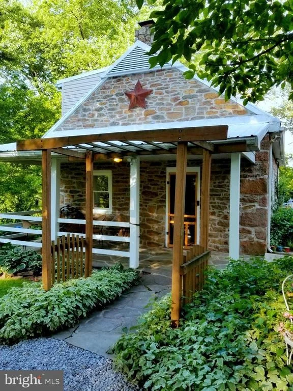 Photo of 1231 BRUCEVILLE ROAD