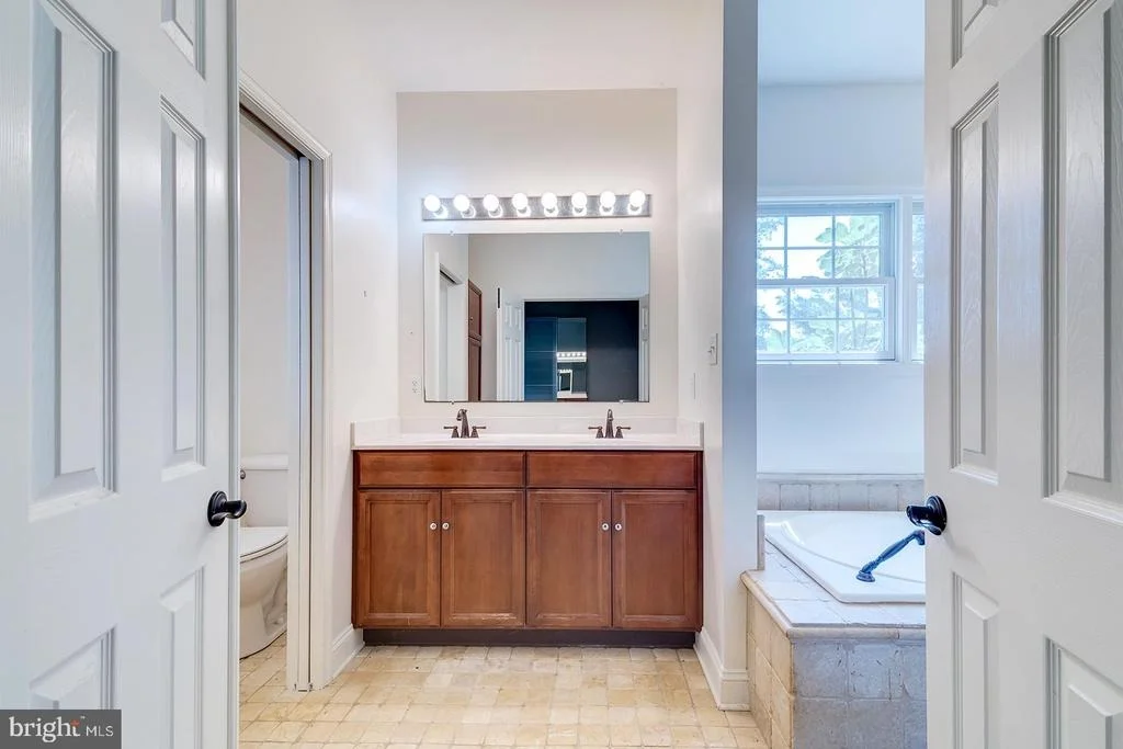 Photo of 142 W SHORE DRIVE