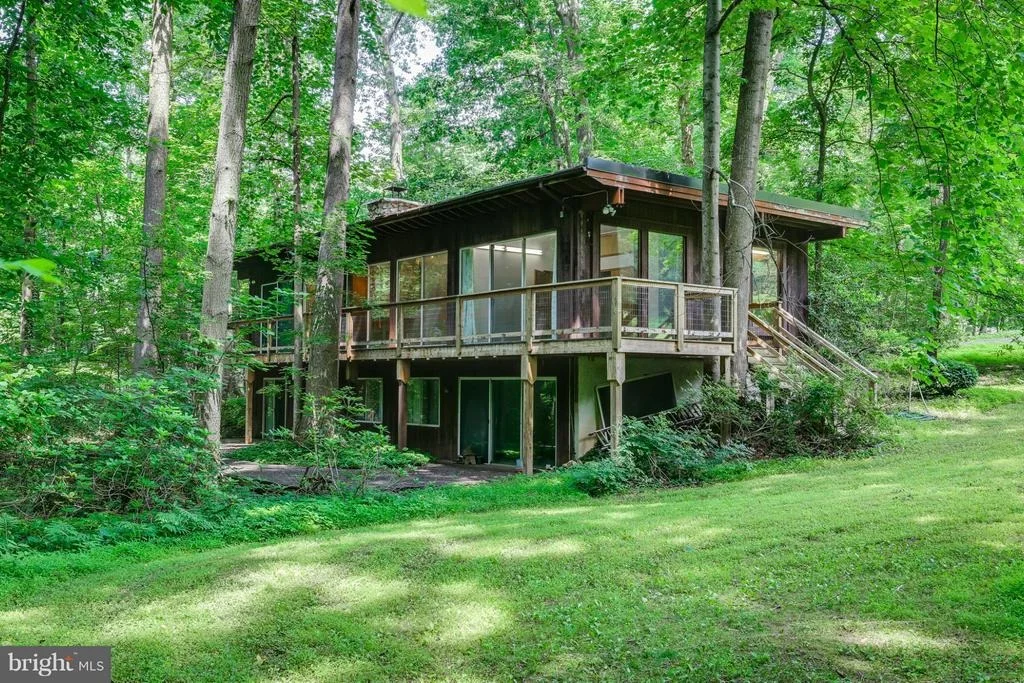 Photo of 4852 TEN OAKS ROAD