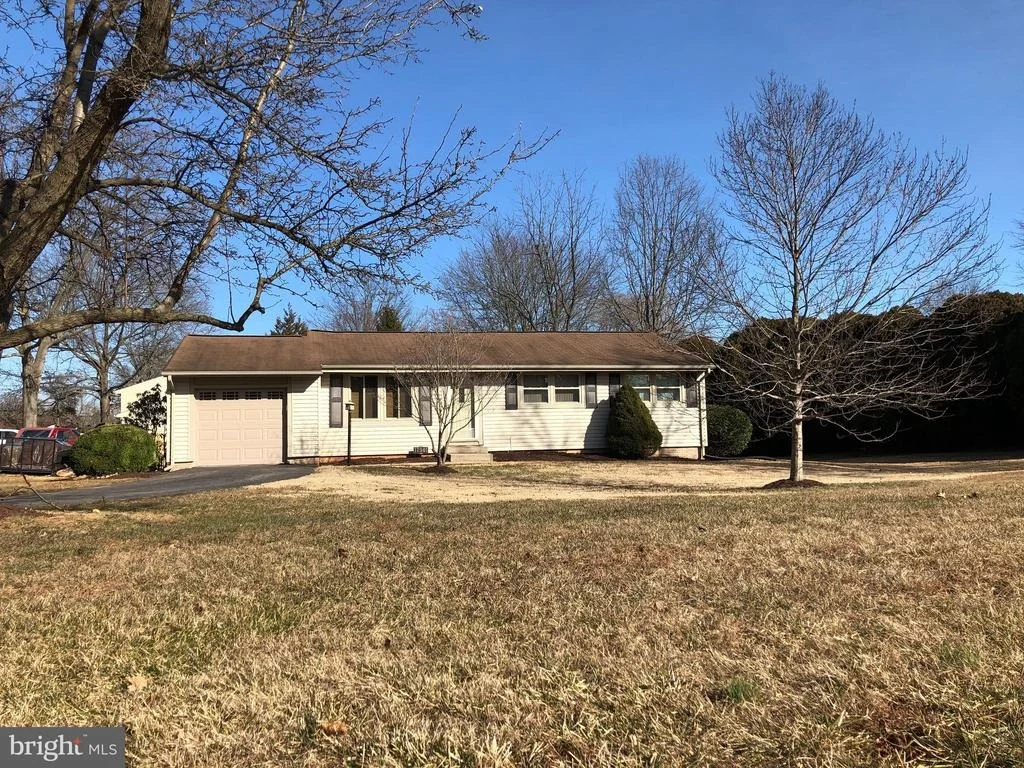 Photo of 17501 COLLIER CIRCLE