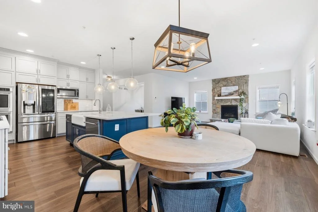 Photo of 2758 HILLFIELD DRIVE