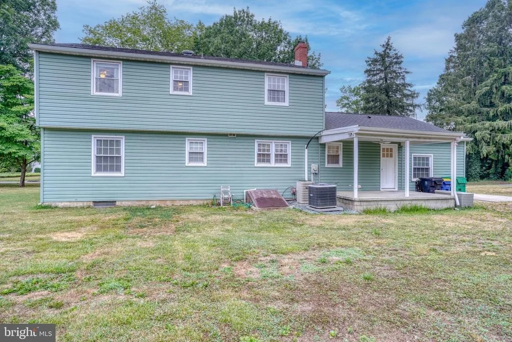 Photo of 103 S FAIRFIELD DRIVE