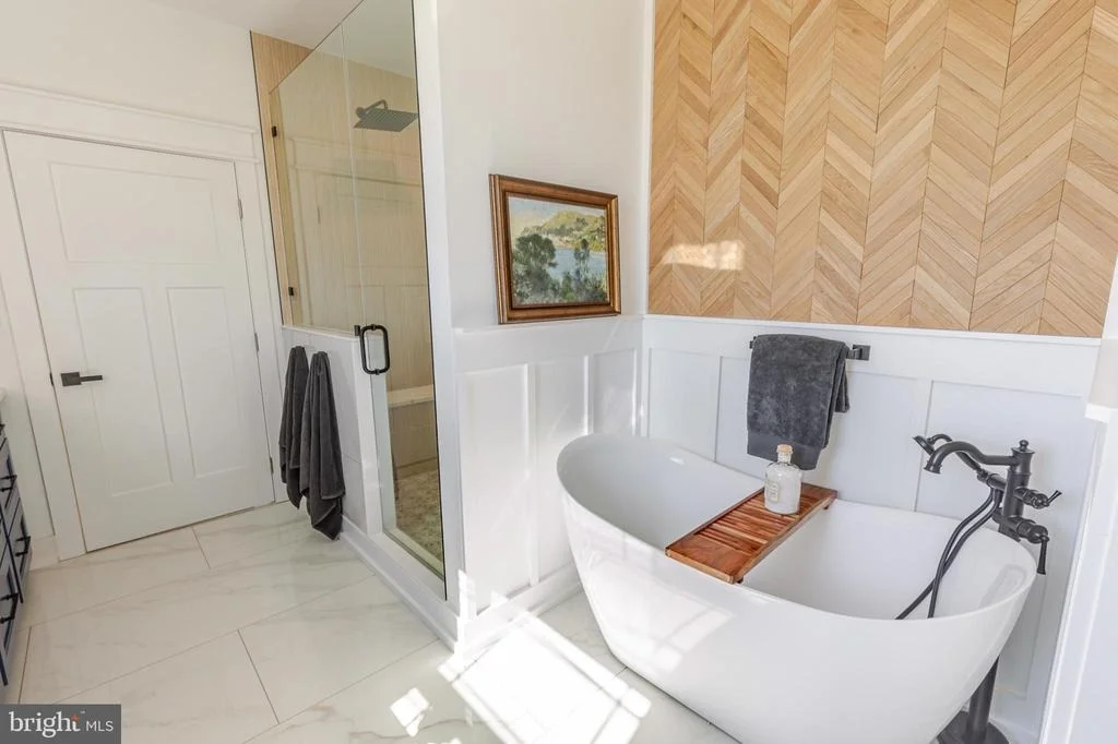Photo of 23851 LANDS END DRIVE
