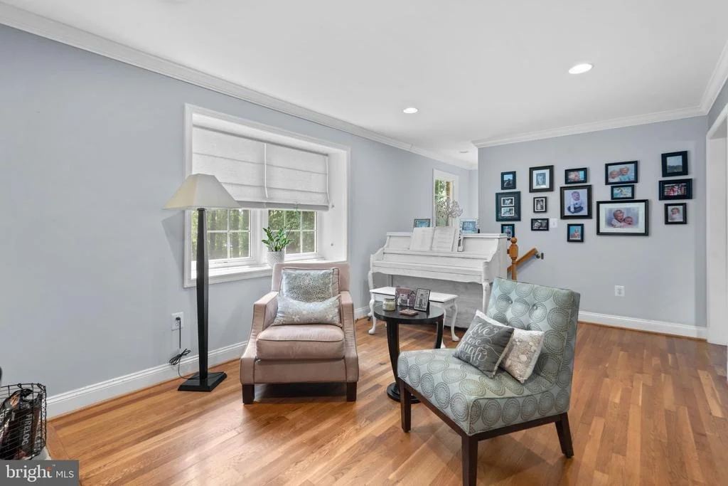 Photo of 4117 QUEEN MARY DRIVE